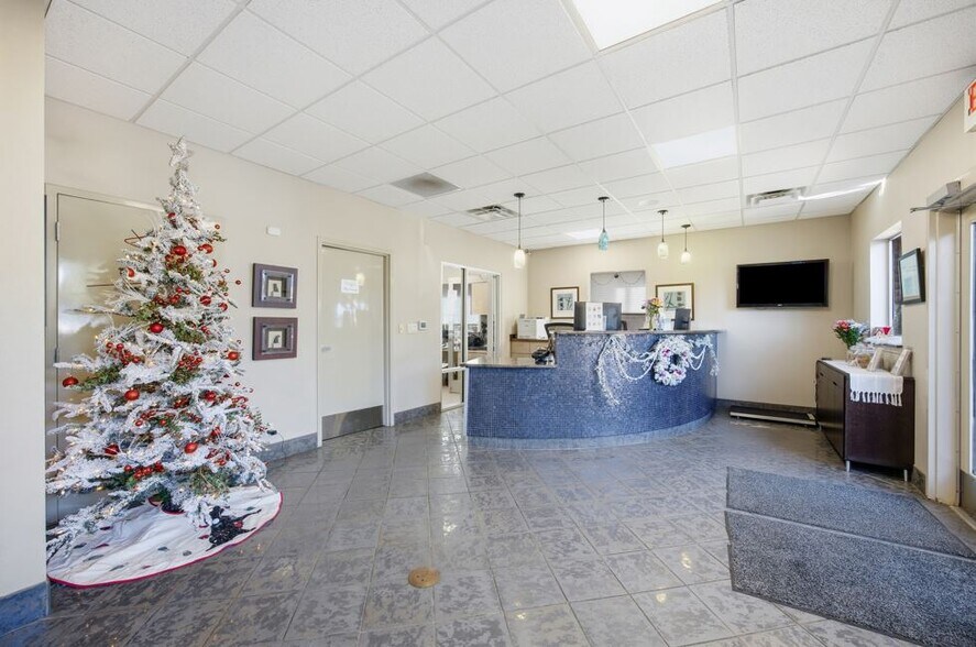 More Photos Of 4529 Donnelly Ave, Fort Worth Veterinarian Kennel For Sale