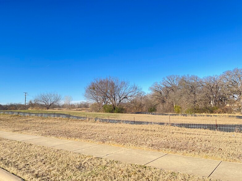 More Photos Of 3001-3101 W Pleasant Ridge Rd, Arlington Land For Sale