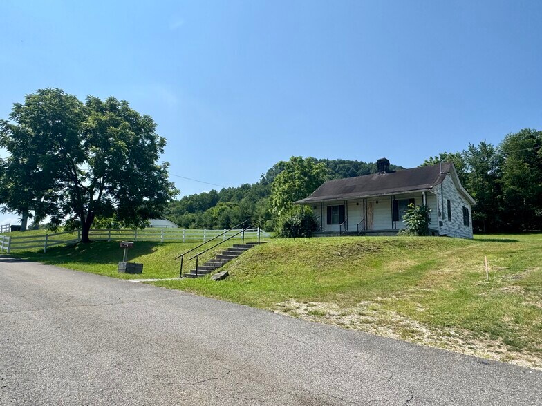 More Photos Of 1388 Ritter Dr, Daniels Freestanding For Sale