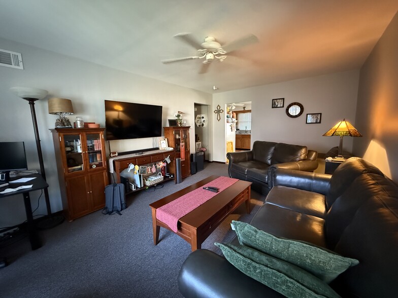 More Photos Of 230 Troy Ln, Lombard Multifamily For Sale