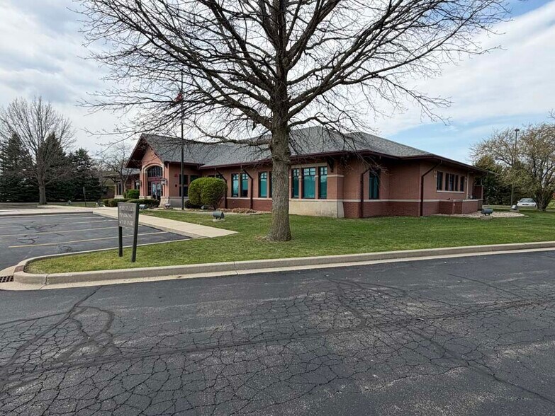 More Photos Of 3167 Robbins Rd, Springfield Office For Sale