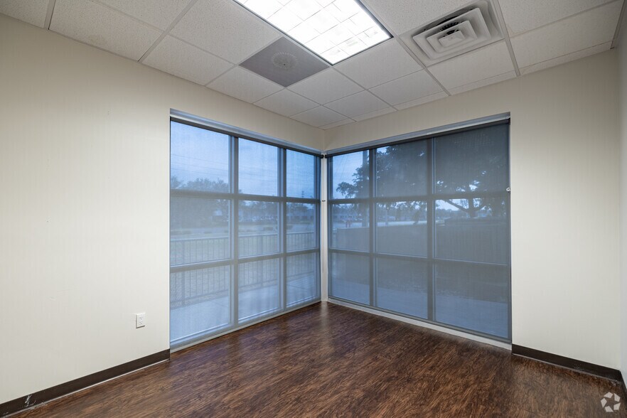 More Photos Of 13774 Plantation Rd, Fort Myers Medical For Lease