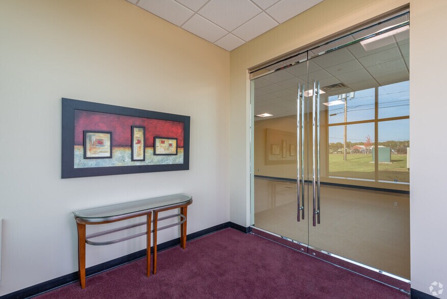 More Photos Of 78 Barnum Rd, Devens Light Manufacturing For Lease