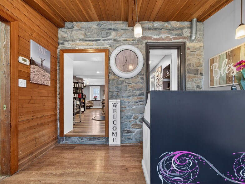 More Photos Of 1434-1436 W Broad St, Quakertown Office For Sale