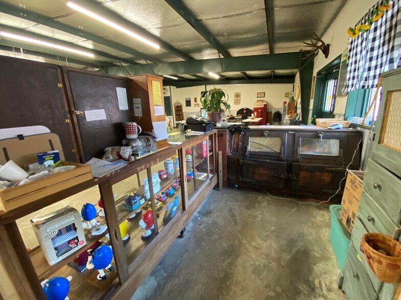 More Photos Of 1411 MS-15, Ellisville Flex For Sale