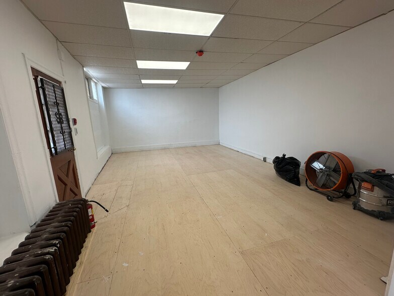 More Photos Of 399 Leverington Ave, Philadelphia Storefront Retail Residential For Lease
