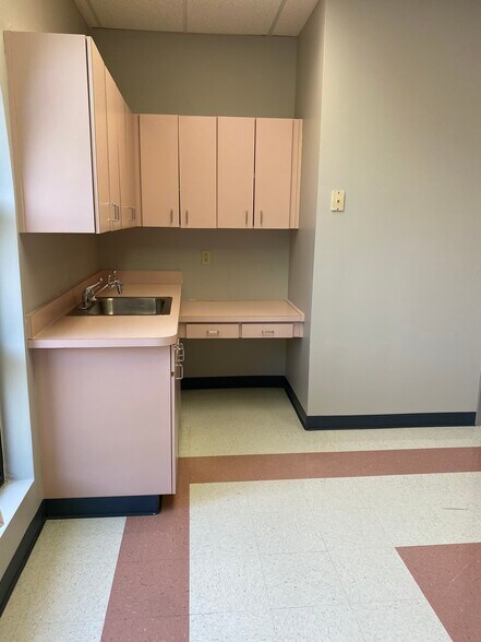 More Photos Of 1810 Mulkey Rd, Austell Medical For Lease