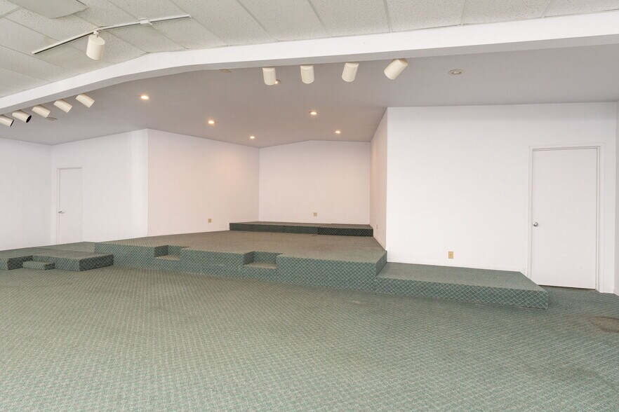 More Photos Of 1312 Robertson Blvd, Chowchilla Religious Facility For Sale