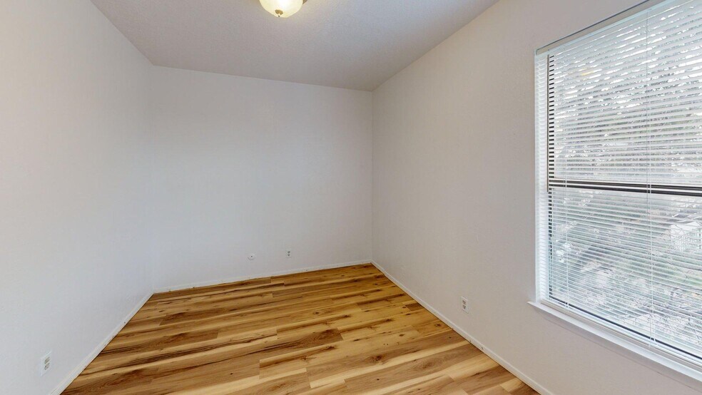 More Photos Of 2810 Vail Ave SE, Albuquerque Apartments For Sale