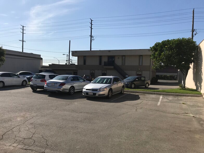 More Photos Of 1149-1163 N Tustin St, Orange General Retail For Lease