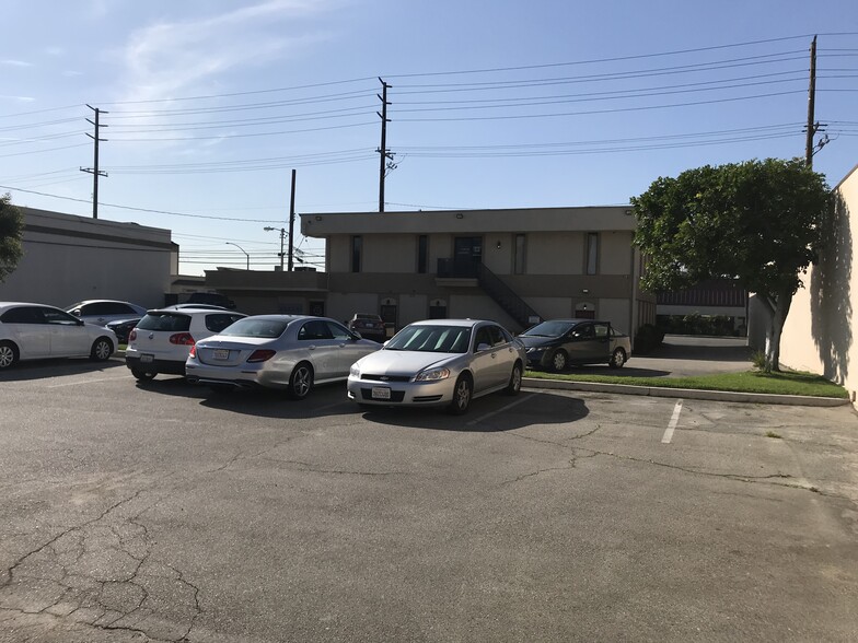 More Photos Of 1149-1163 N Tustin St, Orange General Retail For Lease