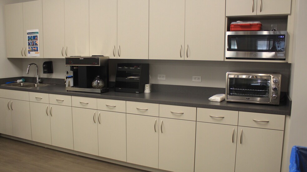 More Photos Of 1 Independent Dr, Jacksonville Office For Sale