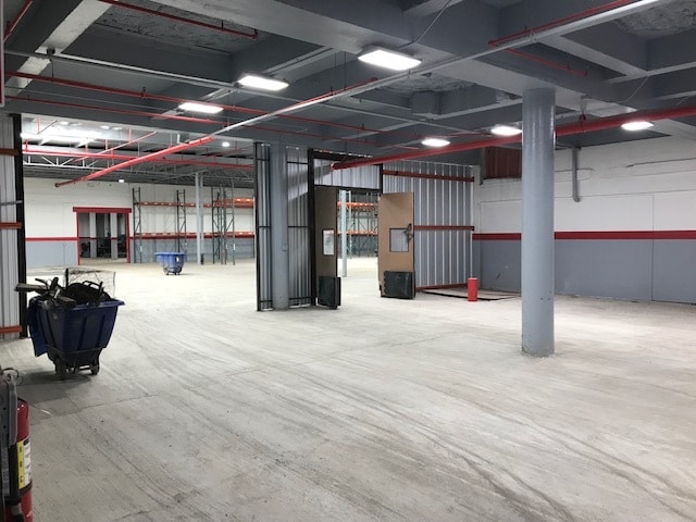 More Photos Of 8770 S Central Expy, Dallas Manufacturing For Lease