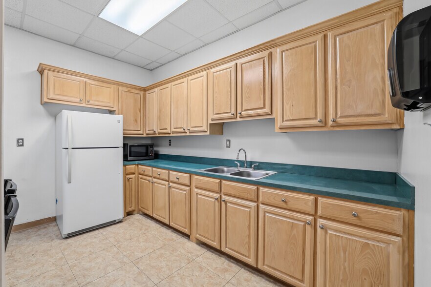 More Photos Of 2019 W Nolana Ave, McAllen Office For Sale