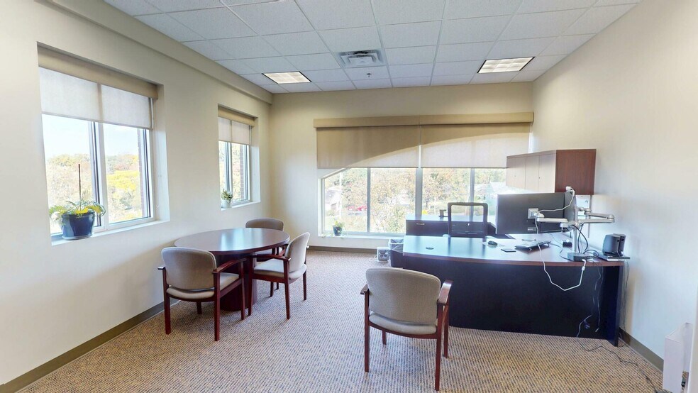 More Photos Of 12500 Reed Hartman Hwy, Cincinnati Office For Lease