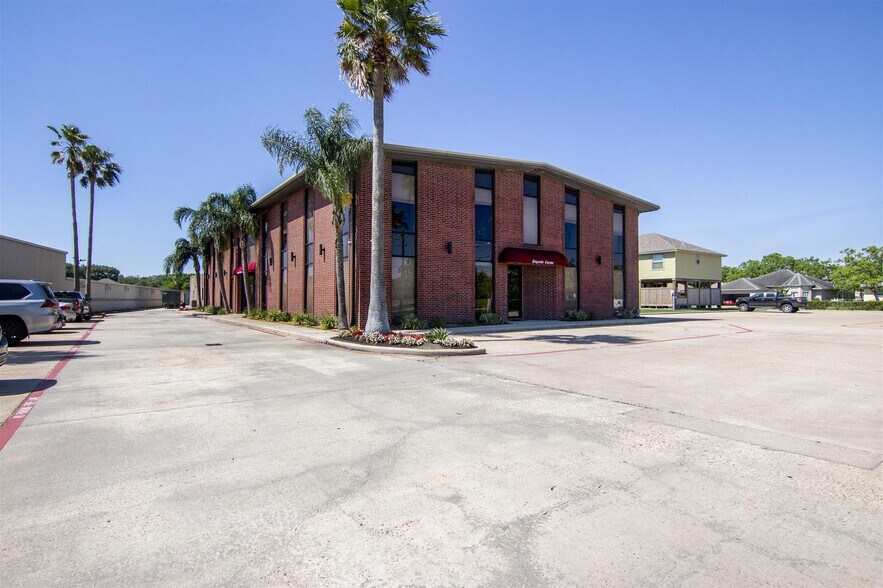 More Photos Of , Kemah Office For Sale