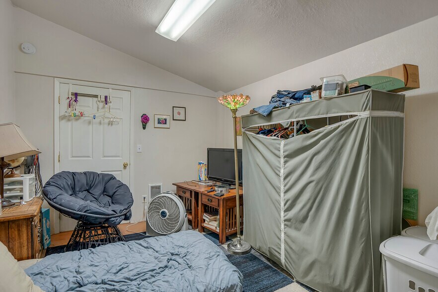 More Photos Of 1505 NW Harwood Ave, Prineville Apartments For Sale