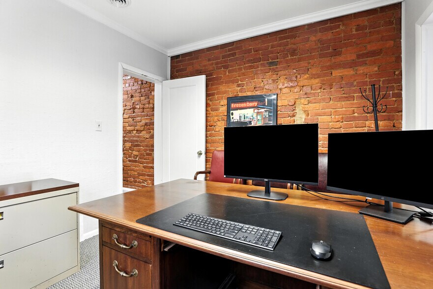 More Photos Of 616 N Washington St, Alexandria Office For Lease