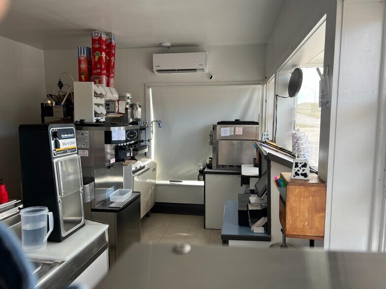 More Photos Of 112 McPherson St, Crawford Restaurant For Sale
