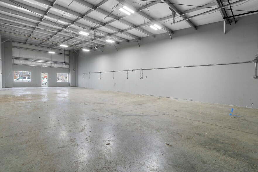 More Photos Of 1551 Amy Ln, Franklin Distribution For Lease