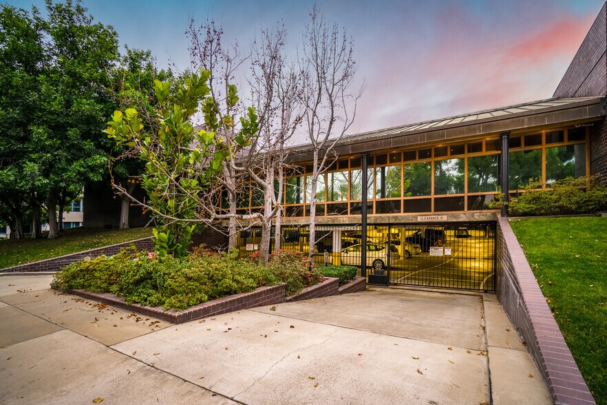 Primary Photo Of 17666 Fitch, Irvine Medical For Sale