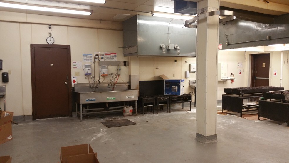 More Photos Of 1155 Cedar Ridge Dr, Duncanville Warehouse For Lease