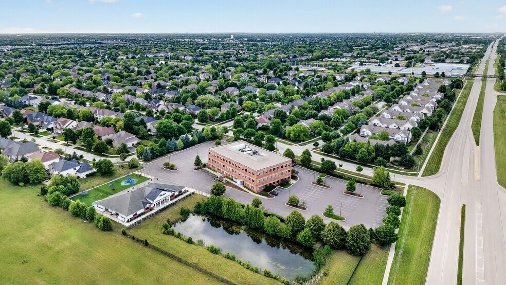 More Photos Of 2940 Rollingridge Rd, Naperville Medical For Lease