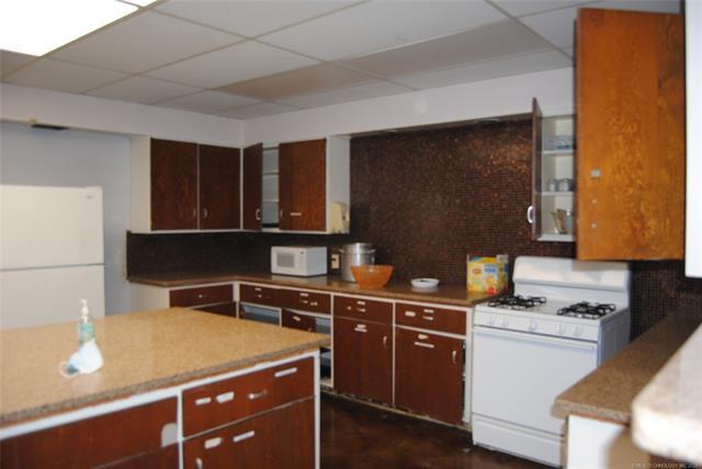 More Photos Of 1930 Arlington St, Ada Religious Facility For Sale