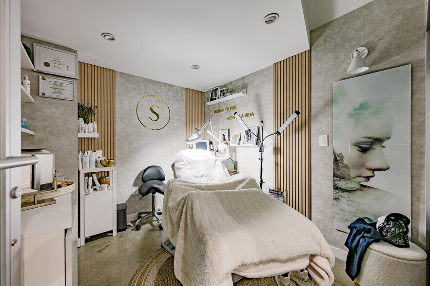 More Photos Of 350 S Miami Ave, Miami Apartments For Sale