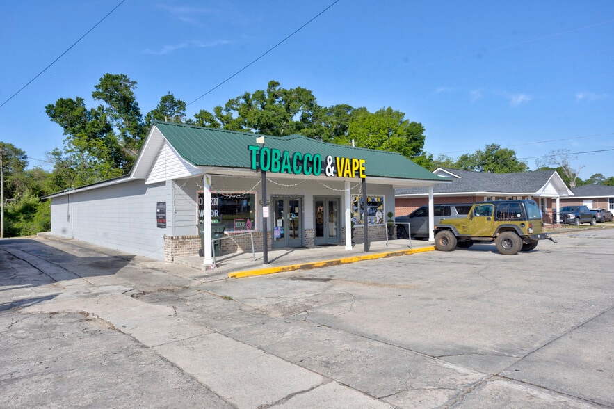 Primary Photo Of 208 S Main St, Reidsville Freestanding For Sale