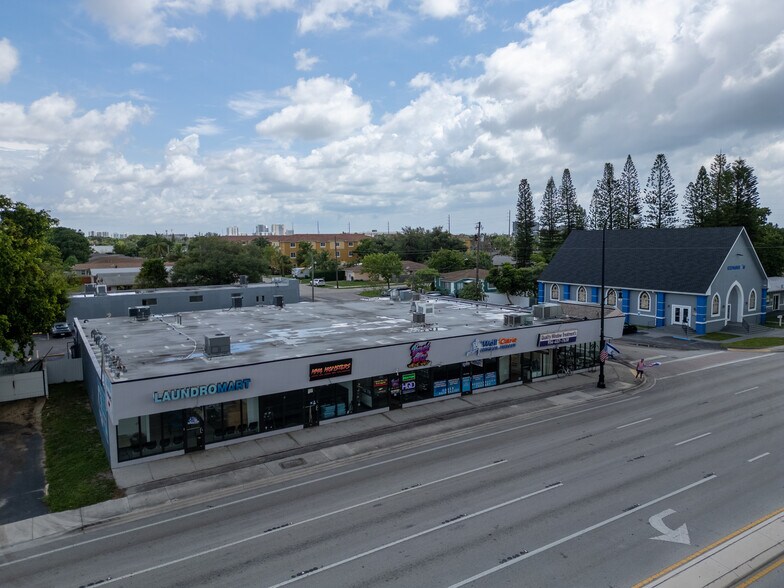 More Photos Of 300-310 W Hallandale Beach Blvd, Hallandale Beach Storefront Retail Office For Lease