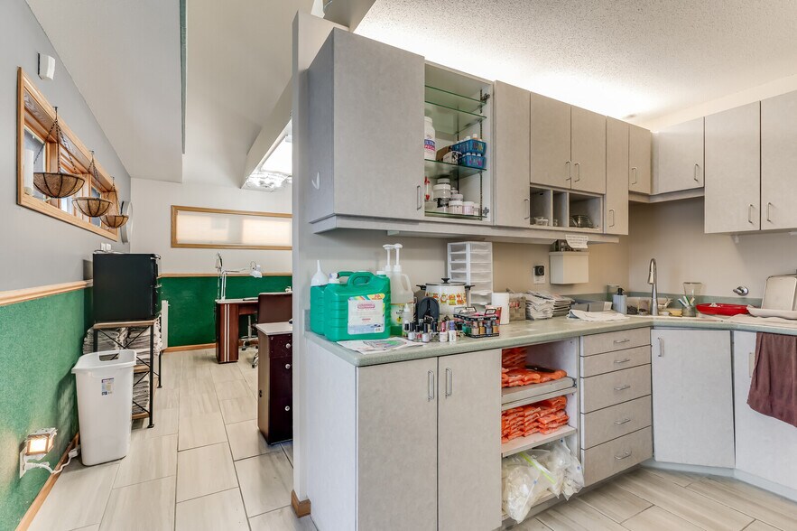 More Photos Of 601 McHugh Rd, Holmen General Retail For Lease