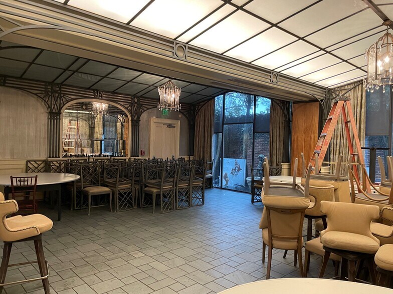 More Photos Of 1300 St Charles Ave, New Orleans Restaurant For Sale