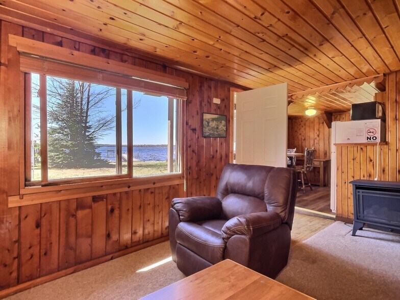 More Photos Of 8475 Hillcrest Ln, Saint Germain Hotel For Sale