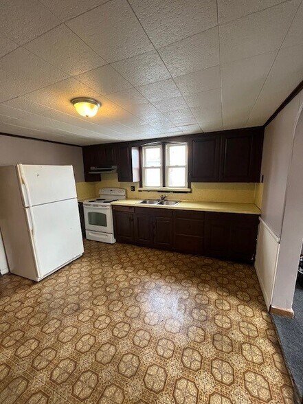 More Photos Of 48 S Kennedy Dr, Mcadoo Apartments For Sale