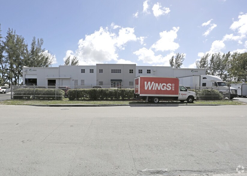 More Photos Of 2800 NW 125th St, Miami Warehouse For Lease