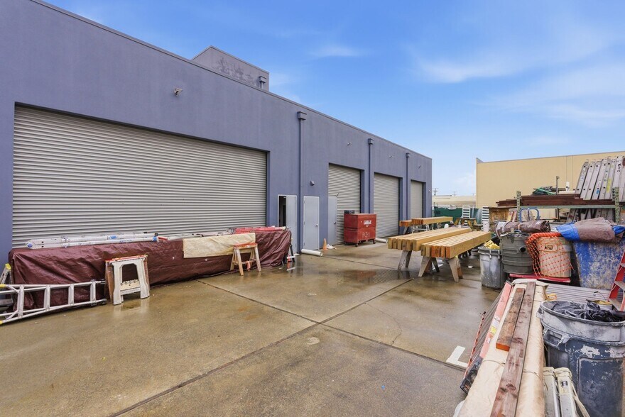 More Photos Of 1401 Old County Rd, San Carlos Manufacturing For Sale