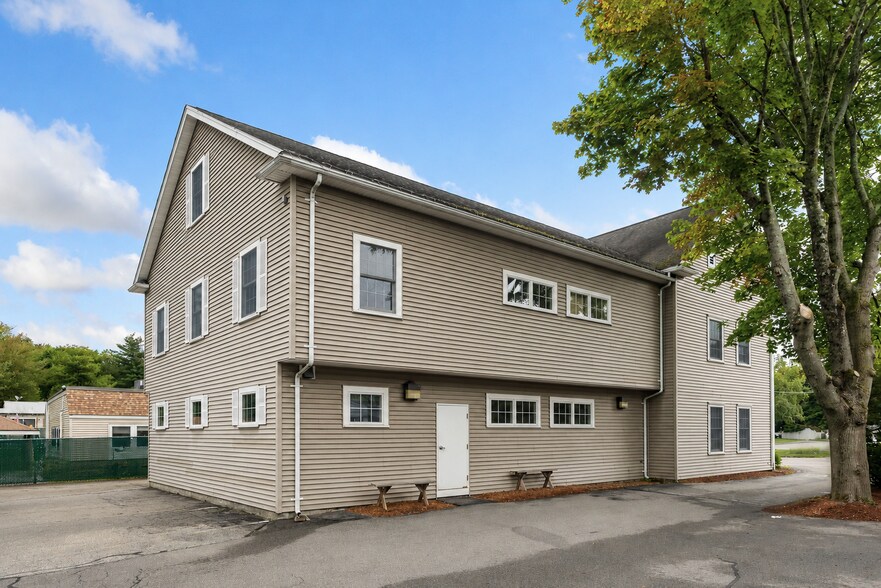 More Photos Of 828 Lynn Fells Pky, Melrose Office For Lease