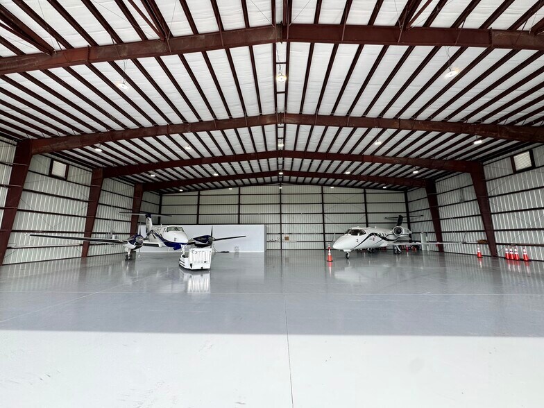 More Photos Of 2575 Rescue Wy, Brooksville Airplane Hangar For Sale