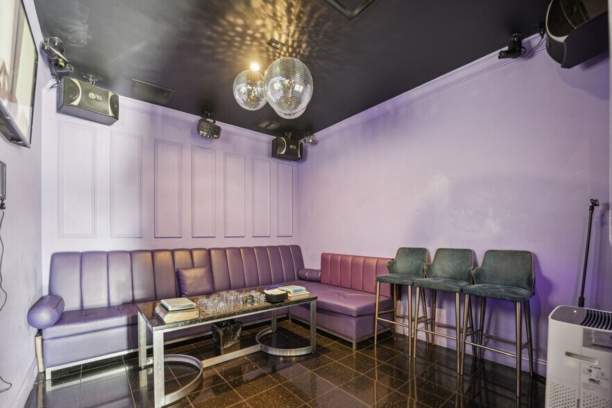 More Photos Of 400 Bergen Blvd, Palisades Park General Retail For Lease