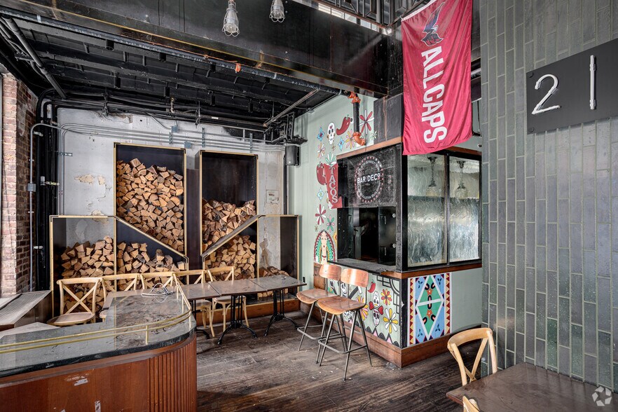 More Photos Of 717 6th St NW, Washington Bar For Lease