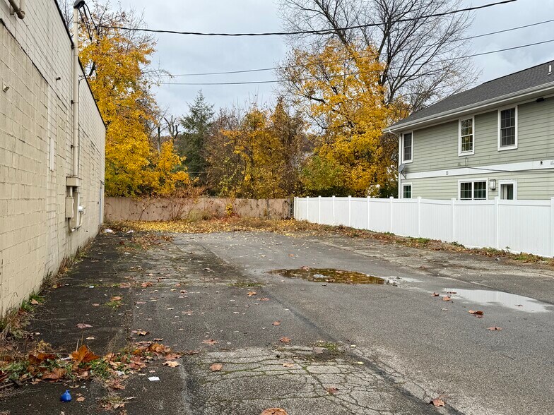 More Photos Of 421-427 Freeport St, New Kensington Freestanding For Sale