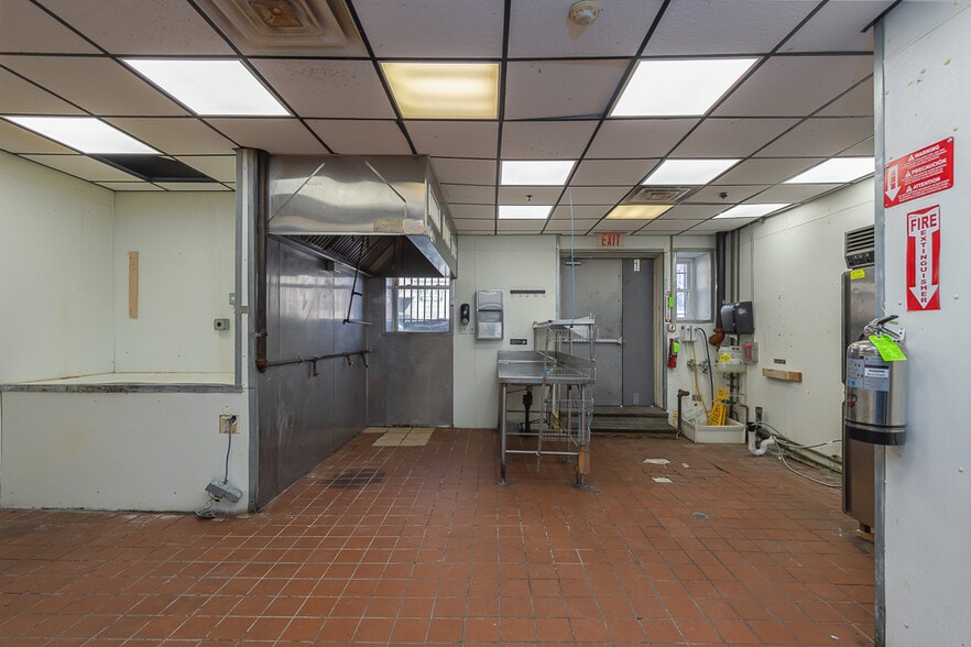 More Photos Of 102 Main St, Nyack Storefront Retail Residential For Lease