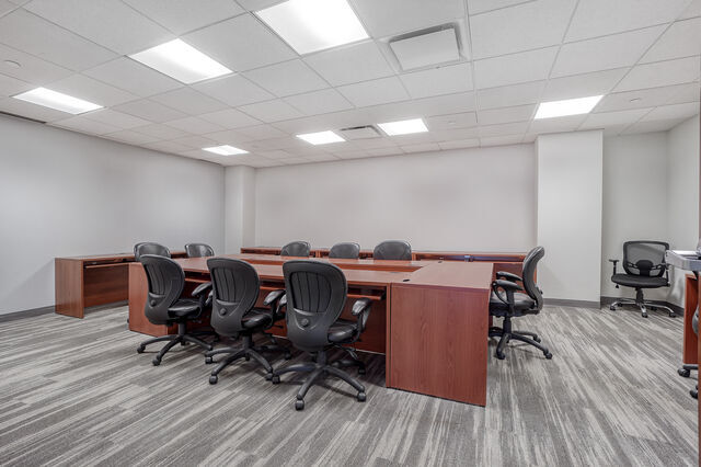 More Photos Of 5250 Boul Décarie, Montréal Office For Lease