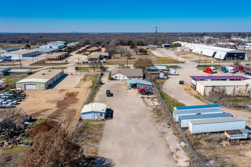 More Photos Of 401 W Simonds Rd, Seagoville Office For Sale
