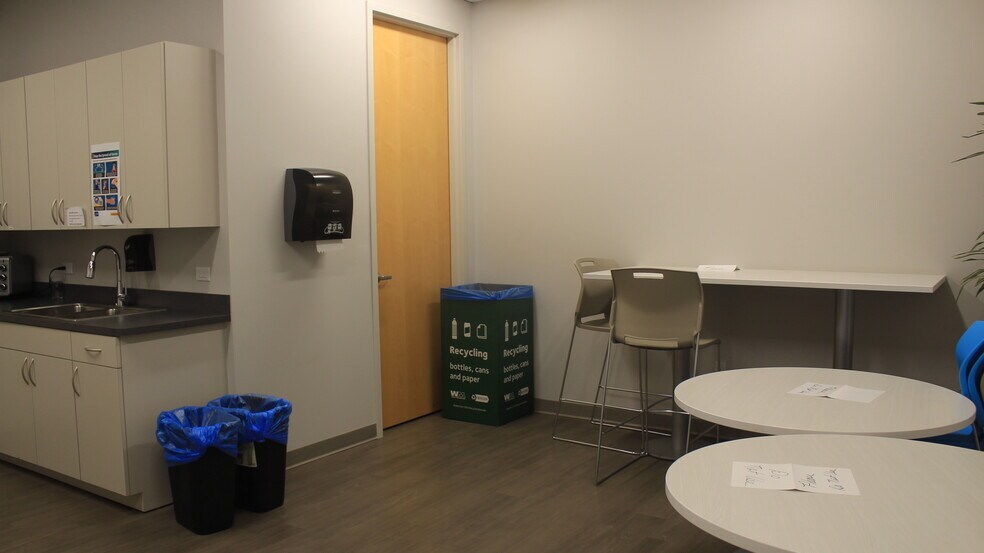 More Photos Of 1 Independent Dr, Jacksonville Office For Sale