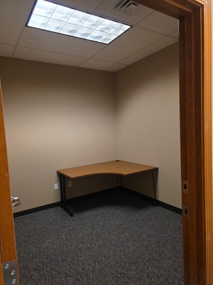More Photos Of 2805 Saint Andrews Loop, Pasco Office For Lease