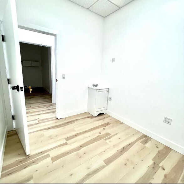 More Photos Of 7772 Warner Ave, Huntington Beach Medical For Lease