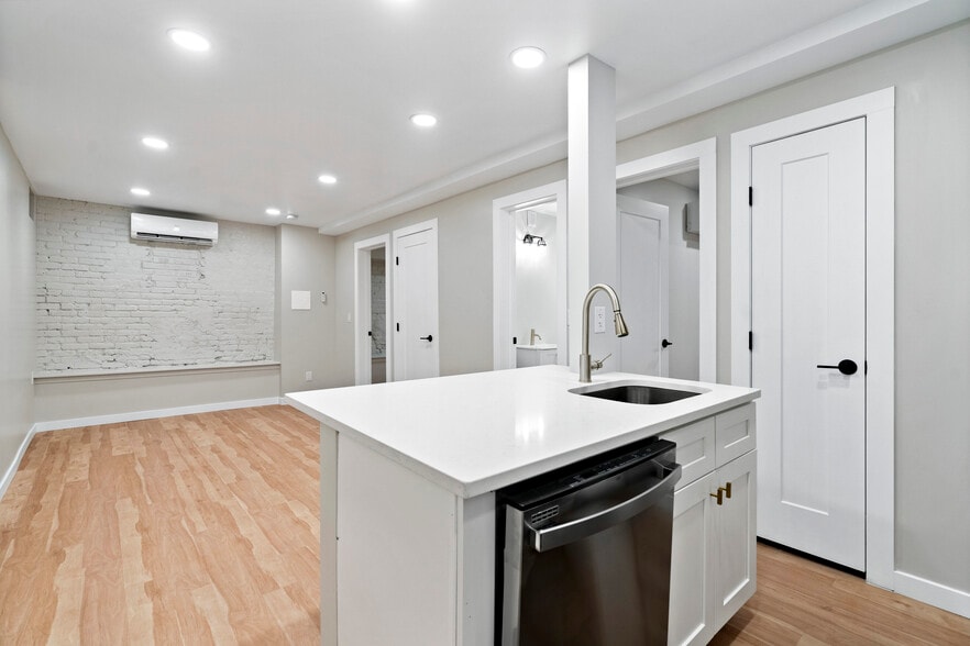 More Photos Of 252 Lincoln St, Denver Apartments For Sale
