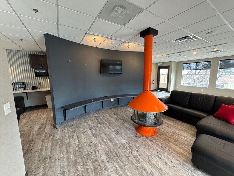 More Photos Of 102 E 1st St, Loveland Office For Lease